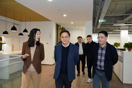 省住建廳原副廳長、國際綠建聯(lián)盟執(zhí)行主席、江蘇省人民政府參事室特聘專家劉大威一行蒞臨城發(fā)設(shè)計考察指導(dǎo)